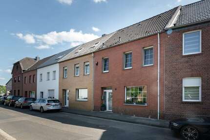Haus zum Kaufen in Hückelhoven Hilfarth 265.000,00 € 131.16 m² - Hückelhoven / Hilfarth