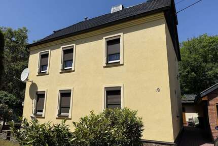 Haus zum Kaufen in Riesa 299.000,00 € 139.64 m²