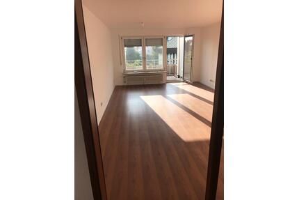 3 Zimmerwohnung mit Balkon und Einbauküche - Altbach