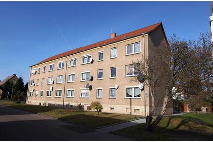 Frisch sanierte 3 Raum Wohnung mit Einbauküche - Klipphausen