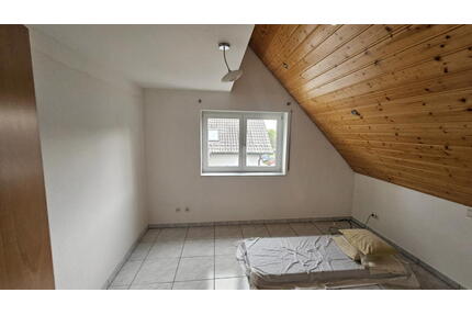 ObjNr:19757 - Sehr gepflegte 3,5 Zi ET-Maisonettewohnung mit Balkon und PkW-Stellplatz in LU-Maudach - Ludwigshafen am Rhein