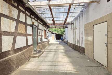 Haus zum Kaufen in Freisbach 238.000,00 € 258 m²