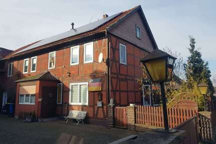 Haus zum Kaufen in Söhlde 130.000,00 € 218 m²