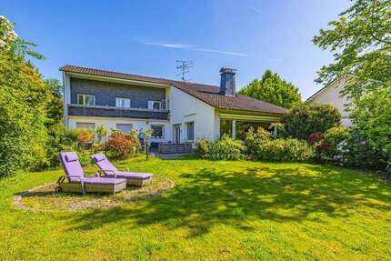 Haus zum Kaufen in Langenfeld 1.480.000,00 € 255 m²