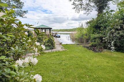 Wassergrundstück mit Einfamilienhaus, Gartenhaus und Bootssteg - Erbbaurecht - Heidesee Dolgenbrodt