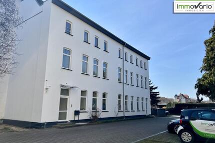 Schöne, ruhig gelegene 3-Zimmer-Wohnung mit Tageslichtbad, Wanne und Dusche. Stellplatz möglich! - Magdeburg Leipziger Straße