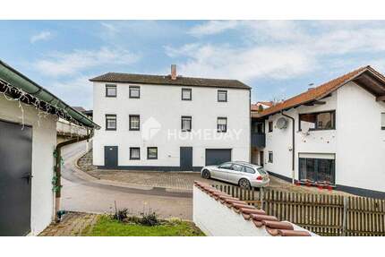 Doppeltes Wohnglück in Dingolfing: Zwei Einfamilienhäuser zum Preis von einem