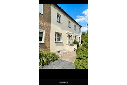 Biete schönes Reihenhaus in guter Lage in Sonneberg zur Miete