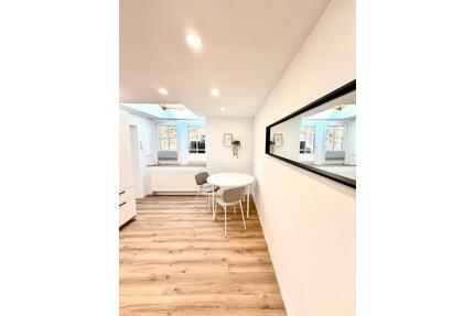 Erstbezug nach Sanierung - 1 ZKB + nahe Elisabethkirche & Uni - Weimar (Lahn)