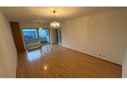 Helle 3-Zimmer-Wohnung mit Balkon & Stellplatz, ohne Makler - Rodgau