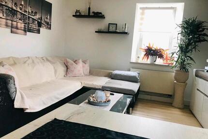 3 - Raum - Wohnung im Grünen - 430,00&nbsp;EUR Kaltmiete, ca.&nbsp; 73,00&nbsp;m&sup2; in Hohenstein-Ernstthal (PLZ: 09337)