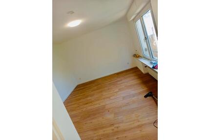 Sanierte 1,5 Zimmer EG Wohnung Krefeld nah Stadtwald zu vermieten