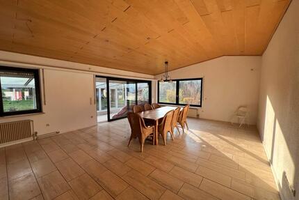 Einfamilienhaus mit Garten in Wiesenthau zu vermieten