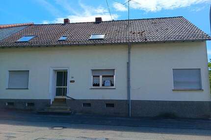 Haus zum Kaufen in Lambsborn 169.000,00 € 170 m²