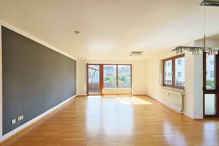 Helle 4,5-Zimmer-Wohnung mit großem Balkon - Filderstadt Plattenhardt