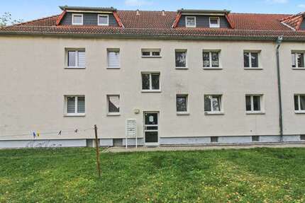 Wohnung zum Kaufen in Zwenkau 59.000,00 € 42.21 m²