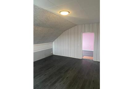 Viel Platz unterm Dach - helle 3ZKB Wohnung (81qm) in Merchweiler