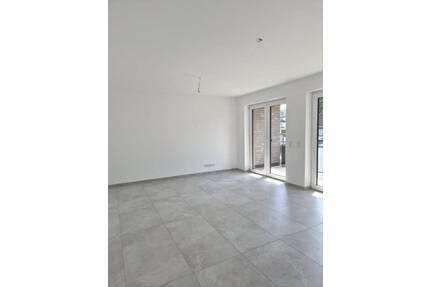 ,,Helle, moderne, geräumige 2- Zimmer Obergeschosswohnung - Waldbröl