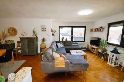 Genießen Sie die Ruhe: Tolle 3-Zimmer-Wohnung mit Balkon und Garage in Untersiemau