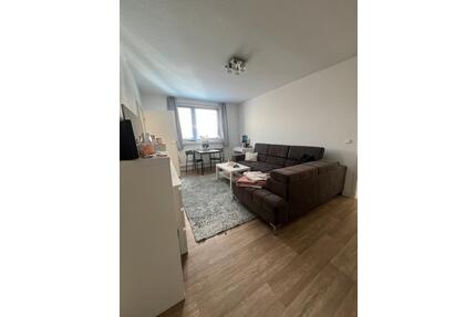 Helle 2-Zimmer-Wohnung mit Balkon (48,6m²) - Nachmieter ab 01.05 - Magdeburg Großer Silberberg