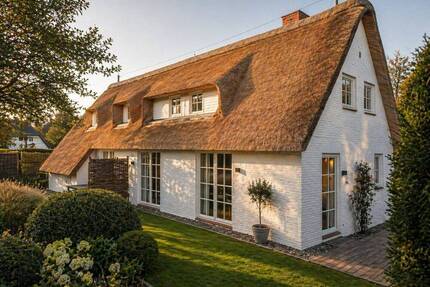 Reetdachhaus mit 3 FeWos in St.Peter-Ording-sofort nutzbares Invest, bis zu 90.000 € Einnahme - Sankt Peter-Ording