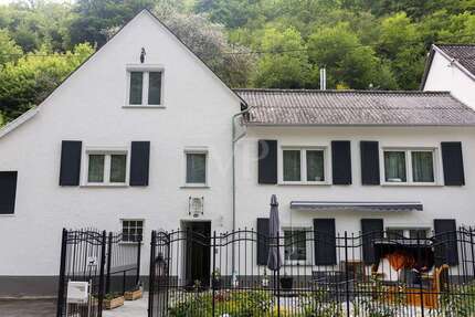 Haus zum Kaufen in Traben-Trarbach 279.000,00 € 126 m²