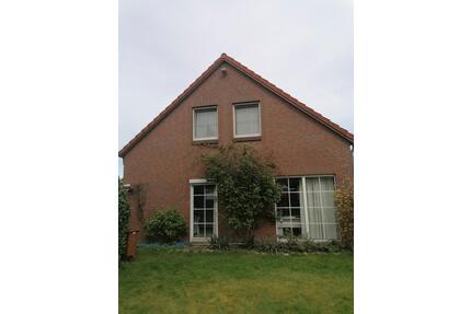 helle 3 Zimmer Wohnung - 700,00&nbsp;EUR Kaltmiete, ca.&nbsp; 64,00&nbsp;m&sup2; in Wedel (PLZ: 22880)