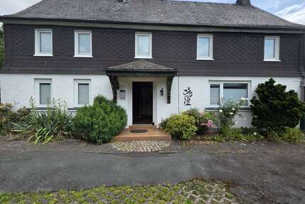 Haus zum Kaufen in Schmallenberg 134.000,00 € 145 m²