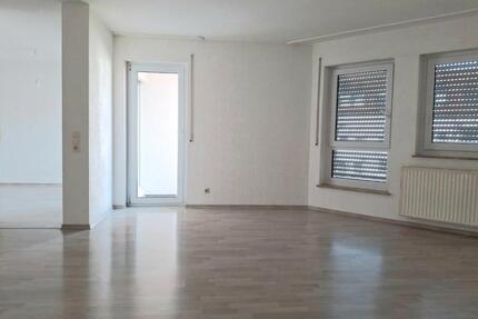 Zentrale 3,5-Zimmer Wohnung mit Balkon, Büro & Garage - Schwäbisch Gmünd