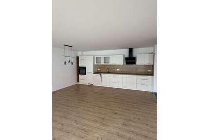 Wohnung zum Mieten in Tiefenbach 925,00 € 82.39 m²