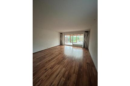 Großzügige 3-Zimmer-Wohnung mit Wintergarten & Garten für Paare - Halstenbek