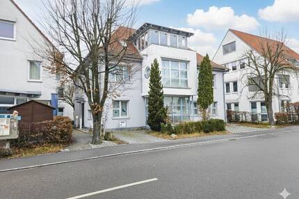 Bürogebäude in zentraler Lage - 3.200,00&nbsp;EUR Kaltmiete, ca.&nbsp; 343,00&nbsp;m&sup2;&nbsp;Wohnfl&auml;che in Ehingen (PLZ: 89584)
