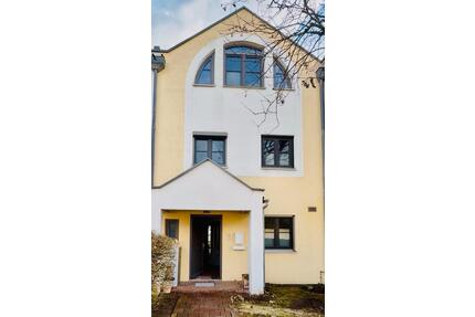 Lichtdurchflutetes Reihenmittelhaus mit 6 Zimmern - Ingolstadt Südost