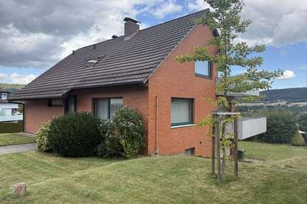 Haus zum Kaufen in Reinhardshagen - Veckerhagen 360.000,00 € 190 m²