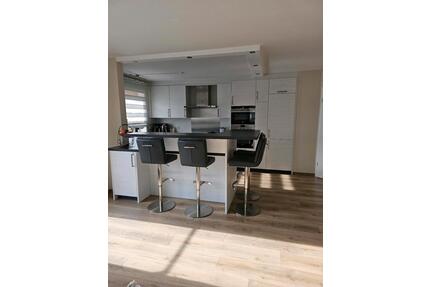 Helle und teilmöblierte Eigentumswohnung *Zentral*Garage*Balkon* - Bondorf