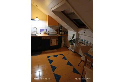 Gepflegte 2 Zimmer Dachgeschoss Wohnung. - Heilbronn Horkheim