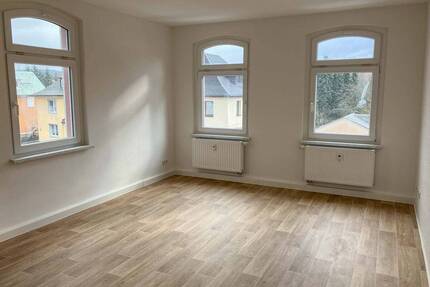 Familienwohnung mit 4 Zimmern im Zentrum Zschopaus