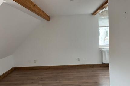 Charmante Dachgeschosswohnung - 960,00&nbsp;EUR Kaltmiete, ca.&nbsp; 96,00&nbsp;m&sup2; in Modautal (PLZ: 64397)