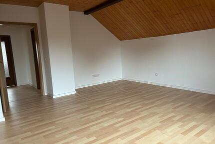 Großzügige, helle Dachgeschoss-Wohnung 2 ZKB - Saarbrücken West