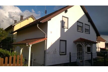 Sehr schönes Einfamilienhaus mit Einliegerwohnung, Garten, PV, - Ramstein-Miesenbach Hütschenhausen