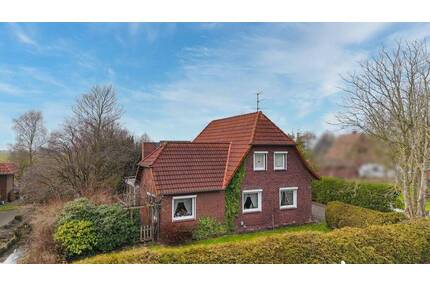 Freistehendes Einfamilienhaus mit Wintergarten, Sauna und viel Potenzial in Nordenham-Phiesewarden