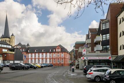 Freistehende 1-Zimmer-Wohnung mit Balkon und TG-Stellplatz - Pulheim