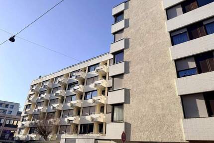 Helle 2-Zimmer-Wohnung mit Balkon in der Stadtmitte Neu-Ulm, sofort bezugsreif