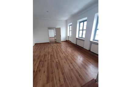 Geräumige Wohnung in Wermsdorf - 550,00&nbsp;EUR Kaltmiete, ca.&nbsp; 83,00&nbsp;m&sup2; in Wermsdorf (PLZ: 04779)
