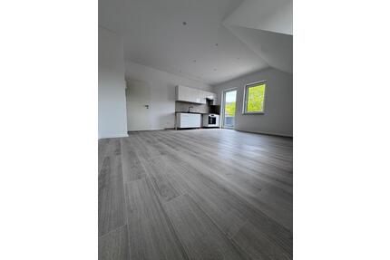 4-Zimmer-Wohnung mit Balkon, Stellplatz - Gaildorf