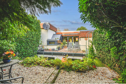 Moderne Eigentumswohnung mit kleinem Garten und PKW-Stellplatz in Aachen-Laurensberg