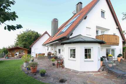 Haus zum Kaufen in Genderkingen 769.000,00 € 240.27 m²