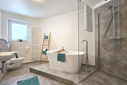 Provisionsfrei und frisch renovierte 3-Zimmer-Wohnung mit Balkon - Amberg