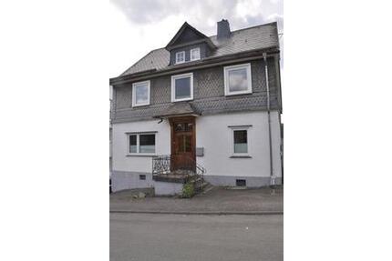 Einfamilienhaus mit großem Garten und Keller in ruhiger Lage - Schmallenberg