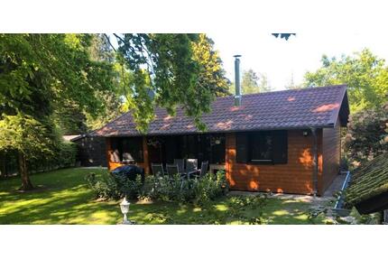 Naturidylle am See: Ferienhaus am Karlshof auf 586qm Eigenland - Westerstede
